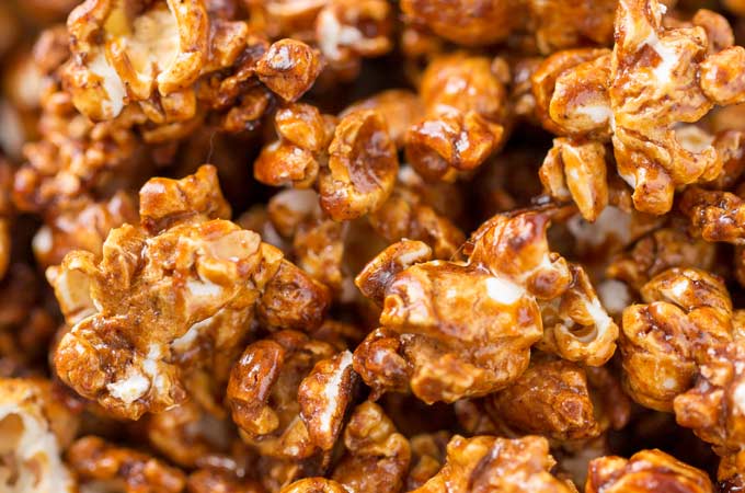 13 Holiday Popcorn Recipes For Gifts Or Christmas Treats