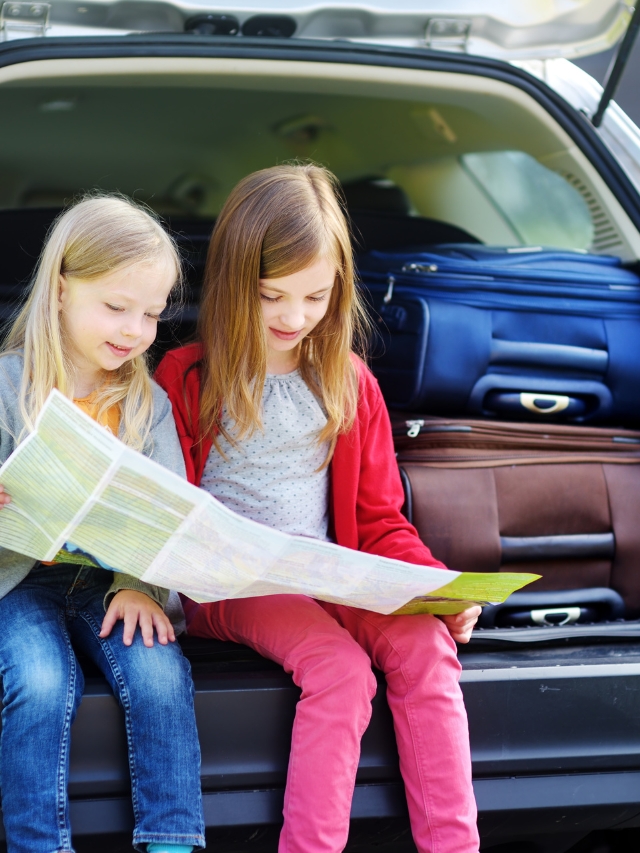Pass the Time with a Road Trip Scavenger Hunt on a Long Car Ride!